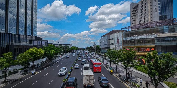 支持車(chē)企等探索智能網(wǎng)聯(lián)汽車(chē)地理信息數(shù)據(jù)眾源采集
